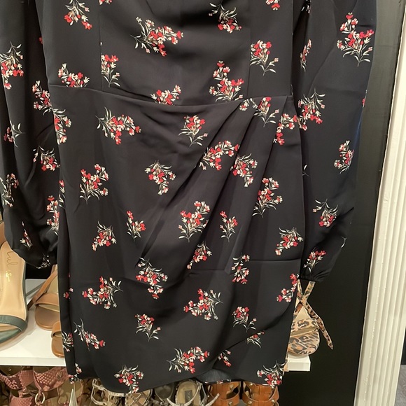 Abercrombie black dress with flowers. Ruching at the waist. - Picture 2 of 3